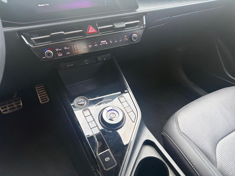 Kia Niro 64 EV Premium 5d