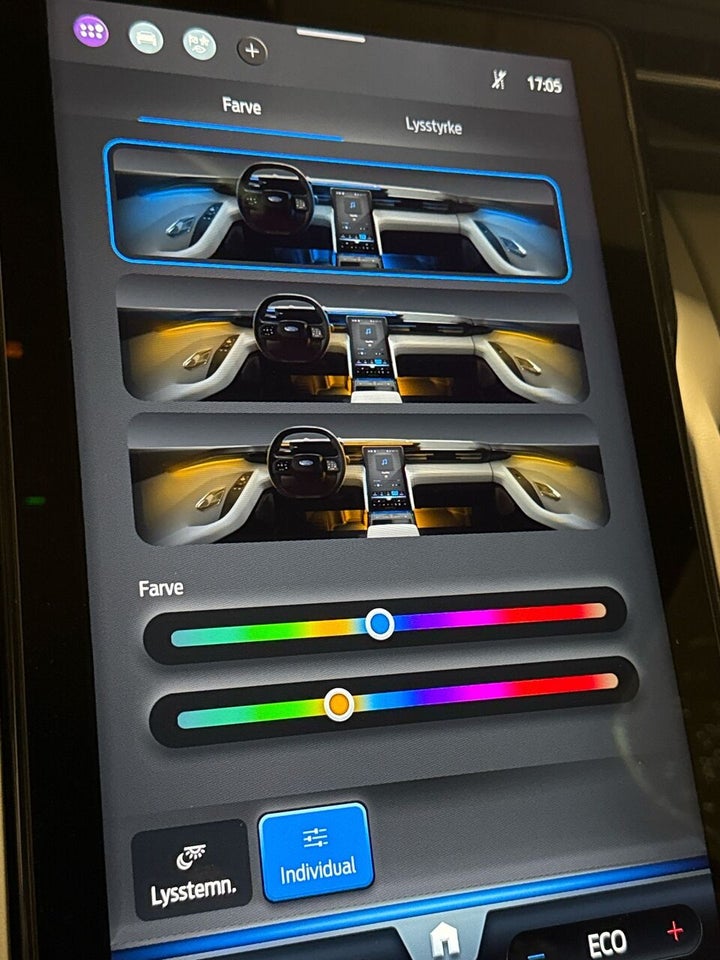 Ford Explorer 77 Premium Extended Range 5d