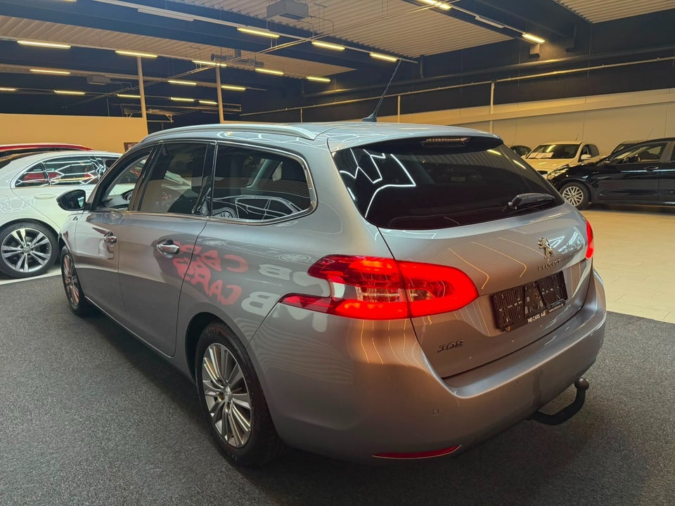Peugeot 308 1,2 PureTech 130 Selection Sky SW 5d