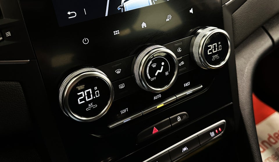 Renault Megane IV 1,3 TCe 140 Zen Sport Tourer 5d