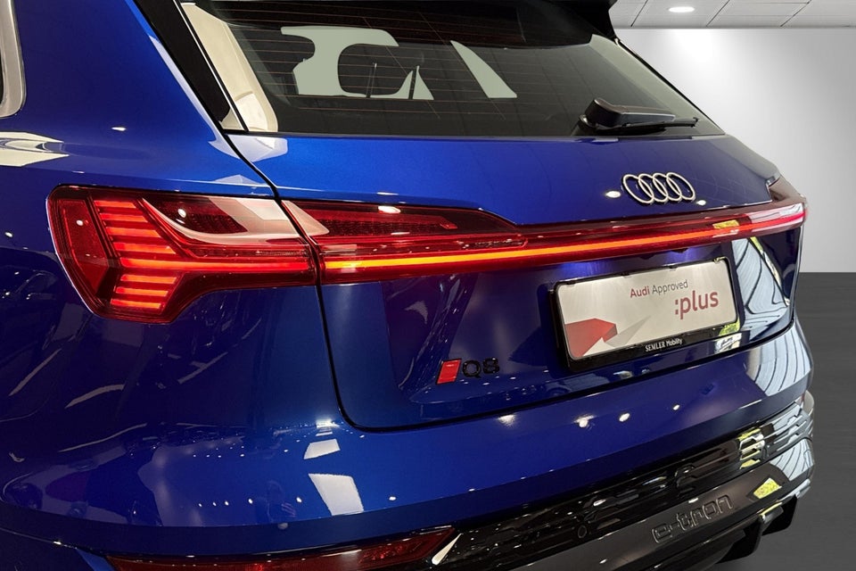 Audi Q8 e-tron 55 S-line quattro 5d
