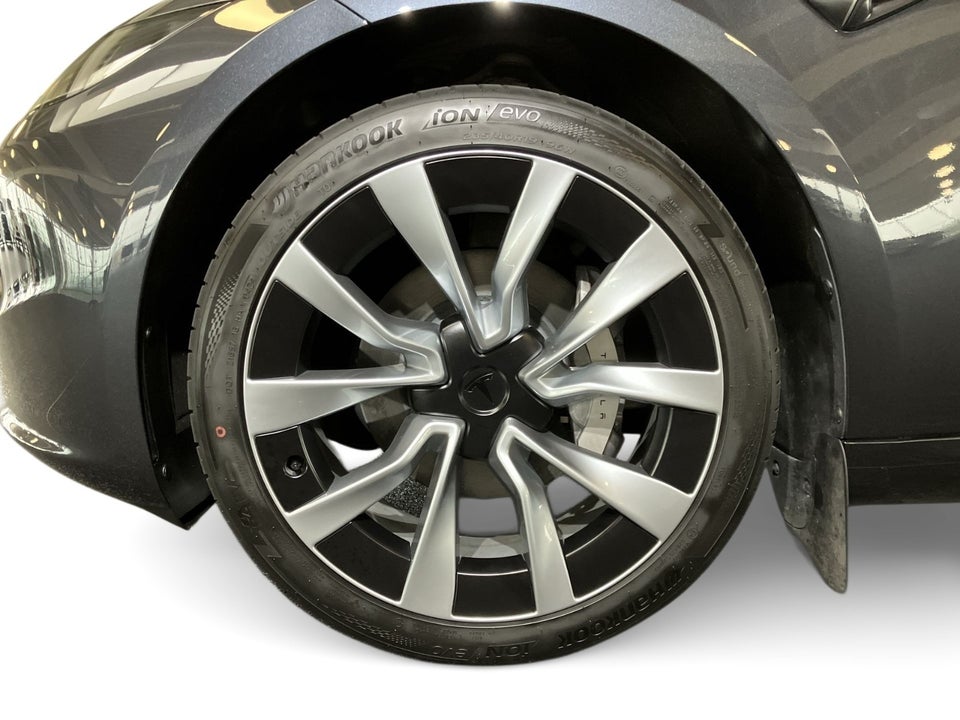 Tesla Model 3 RWD 4d