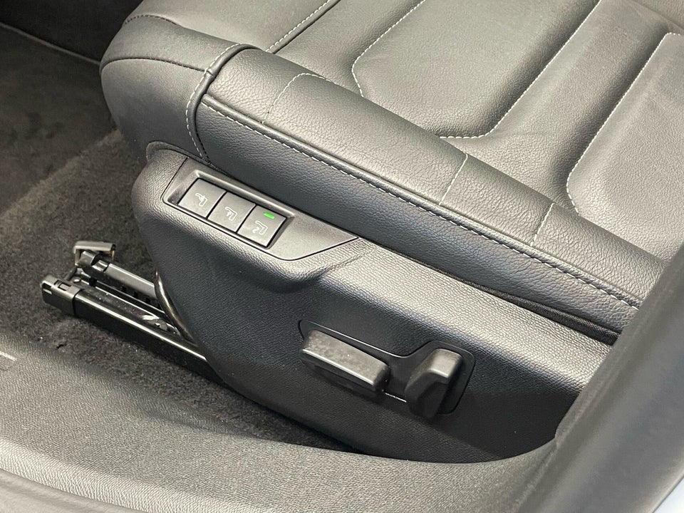 Citroën ë-C4 X 50 Shine 4d