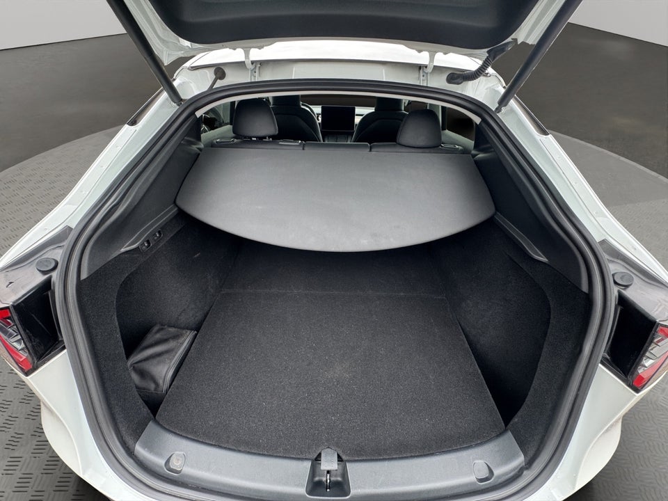 Tesla Model Y RWD 5d