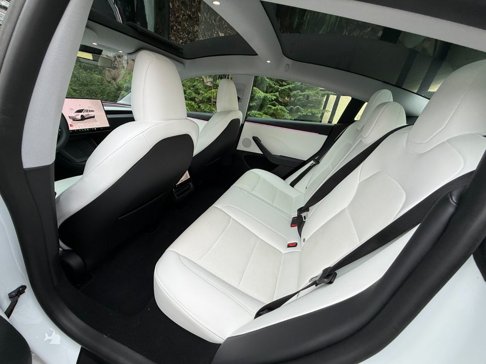 Tesla Model 3 RWD 4d