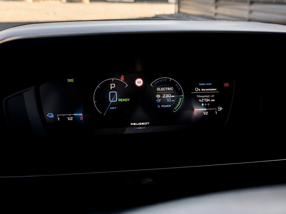 Peugeot 308 1,6 Hybrid First Selection+ EAT8 5d