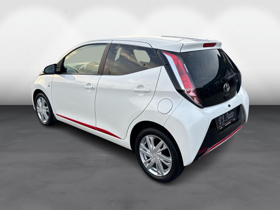 Toyota Aygo 1,0 VVT-i x-press 5d
