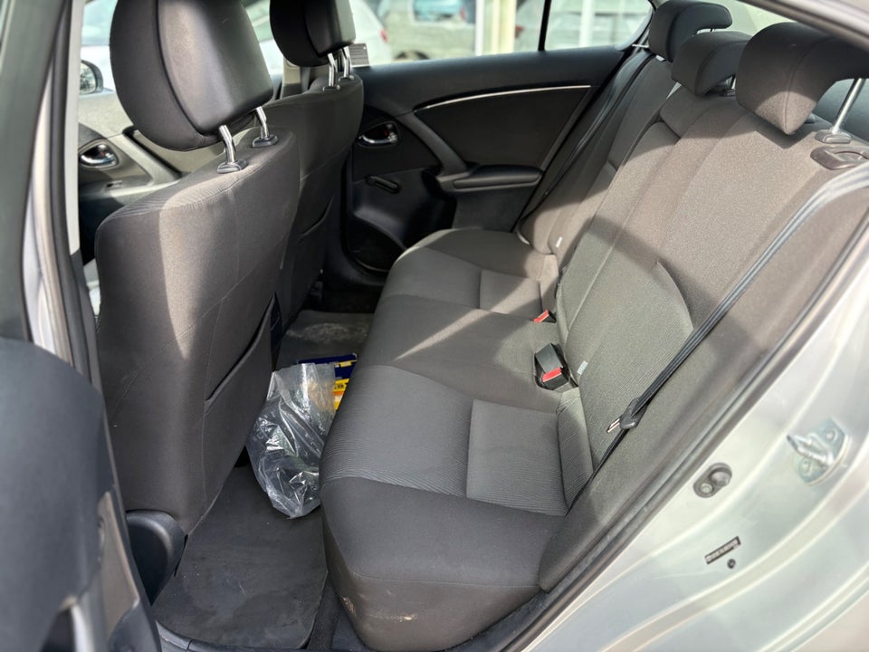 Toyota Avensis 1,6 VVT-i T1 4d