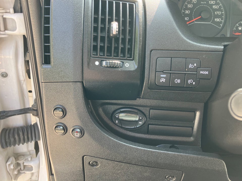 Peugeot Boxer 335 2,2 BlueHDi 140 L3 Plus Alukasse m/lift 2d