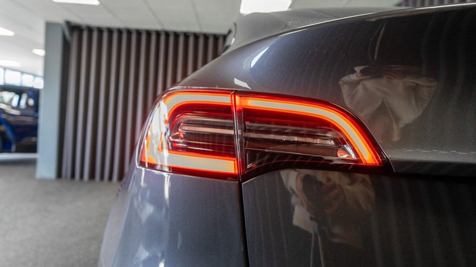 Tesla Model Y RWD 5d