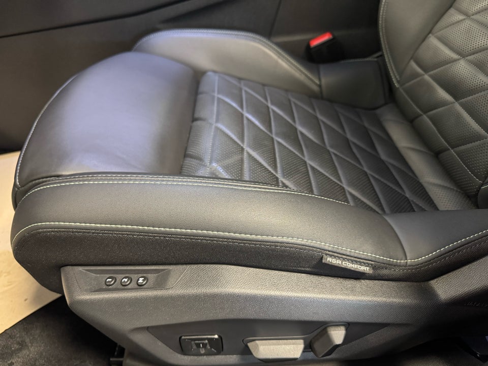 Peugeot e-5008 77 GT Pack 7prs 5d