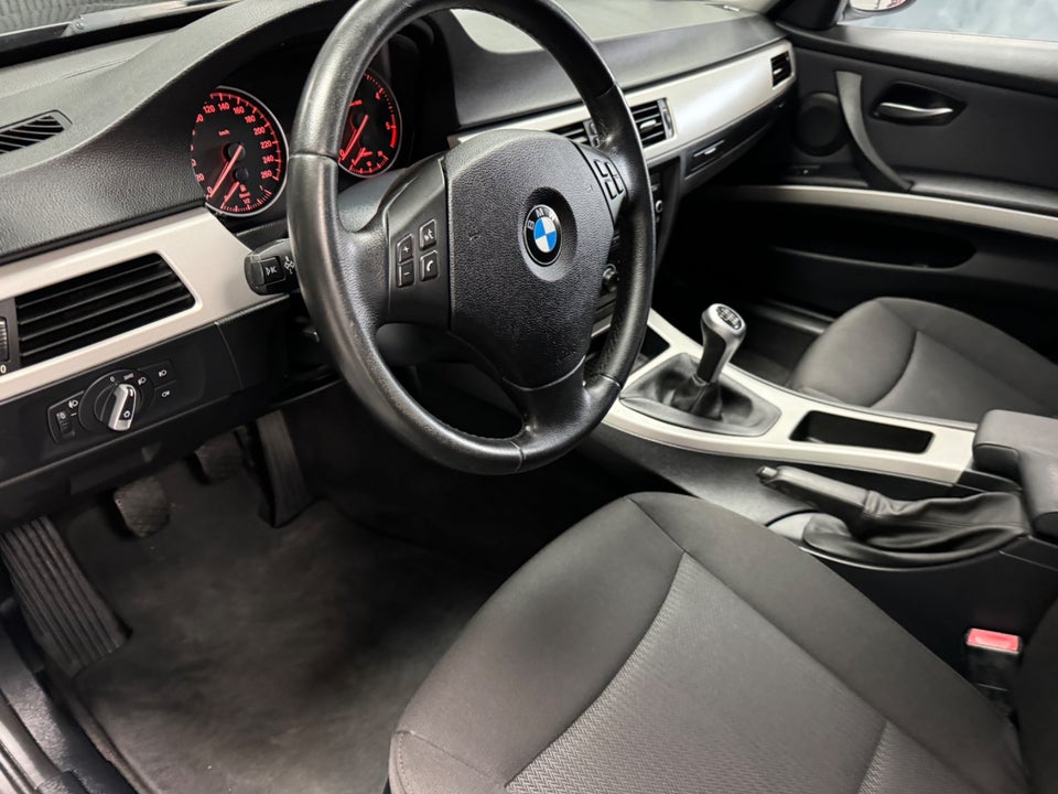 BMW 320d 2,0  4d