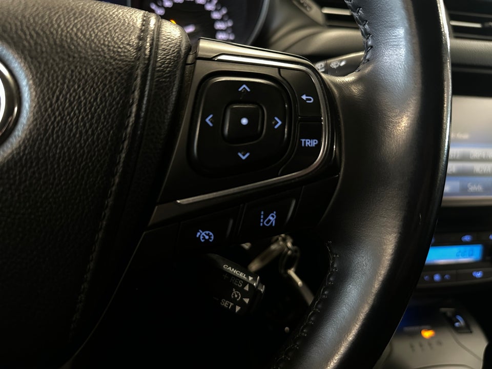 Toyota Avensis 1,8 VVT-i T2 Premium Touring Sports MDS 5d