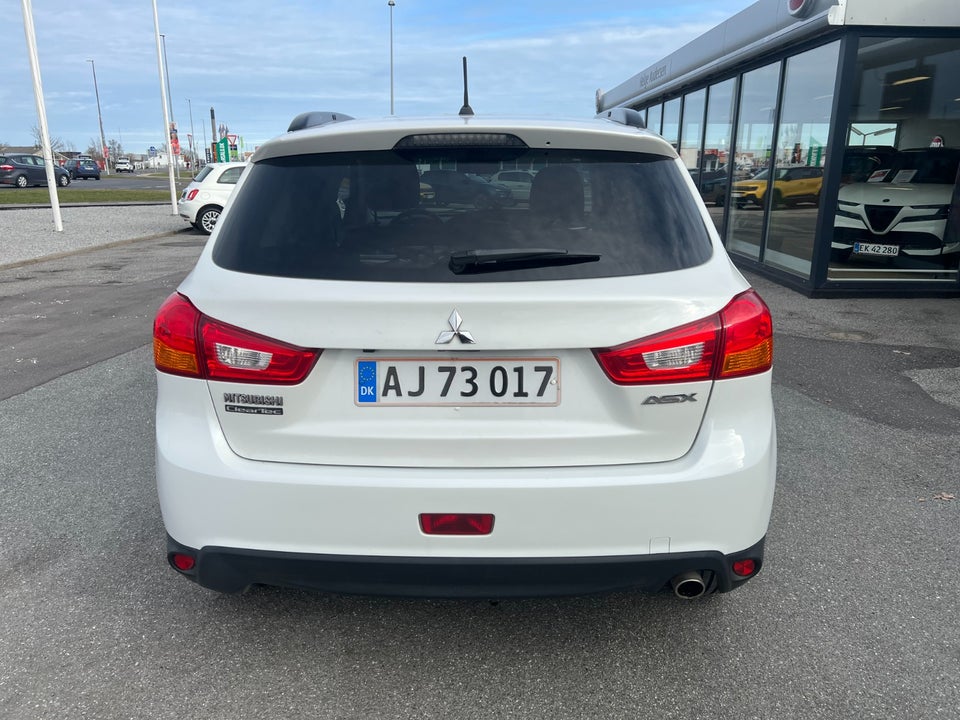 Mitsubishi ASX 1,6 Invite 5d