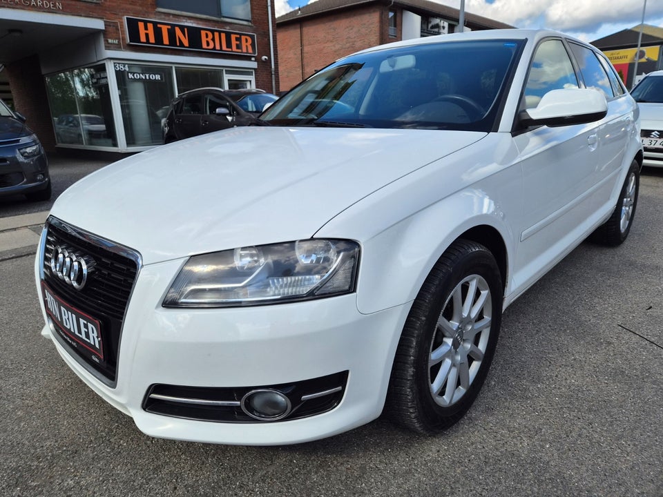 Audi A3 1,6 TDi Ambiente Sportback 5d