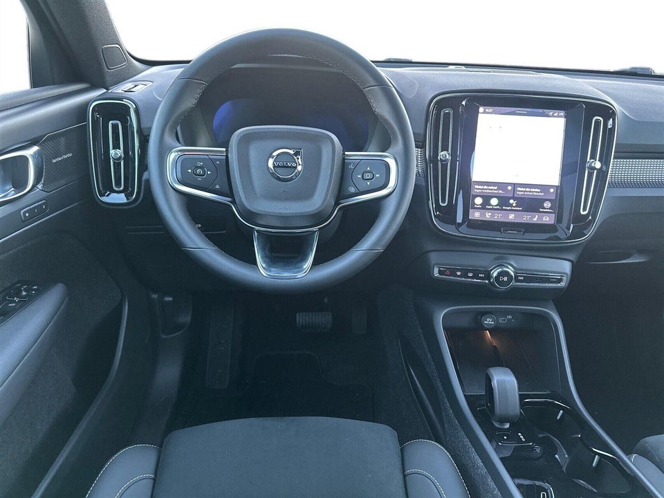 Volvo EX40 Extended Range Black Edition Excess 5d