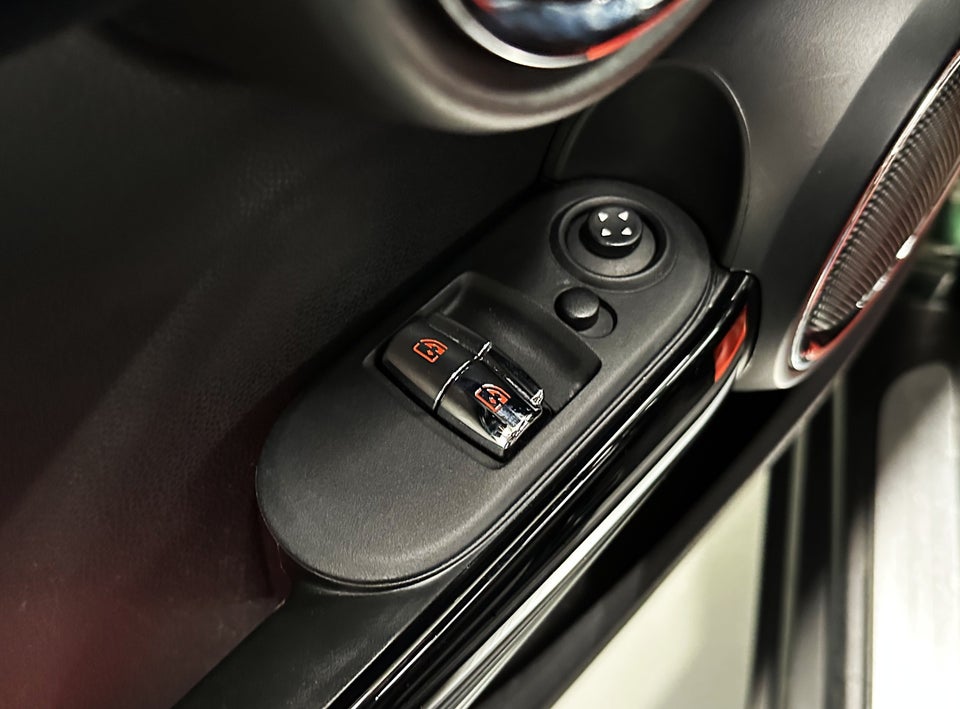MINI Cooper 1,5 Connected Edition 3d