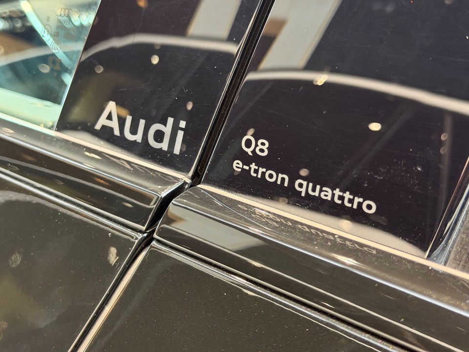 Audi Q8 e-tron 50 S-line quattro 5d