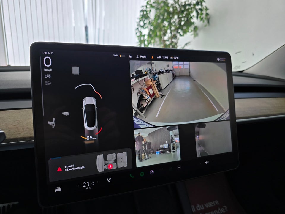 Tesla Model 3 Standard Range+ RWD 4d