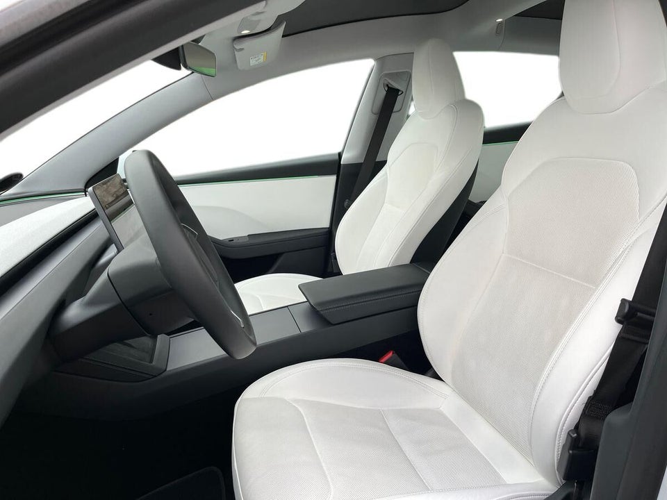 Tesla Model 3 RWD 4d