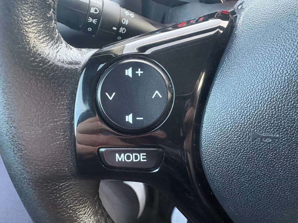 Peugeot 108 1,0 e-VTi 72 Infinity 5d