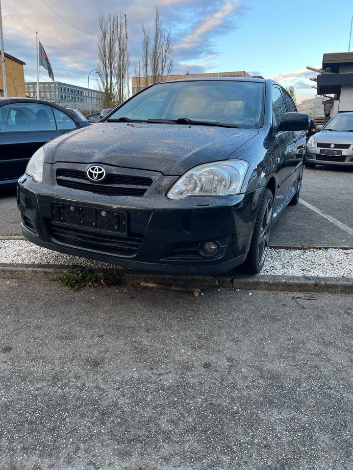 Toyota Corolla 1,6 Luna 5d
