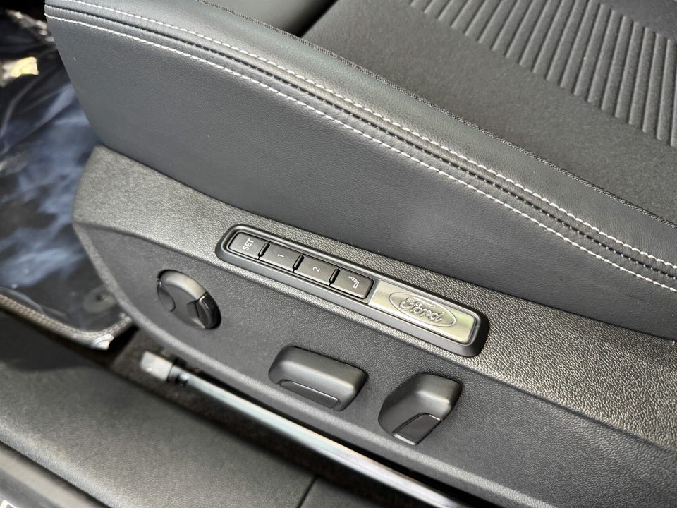 Ford Explorer 84 Select Extended Range AWD 5d