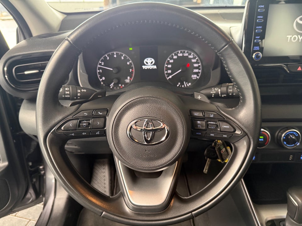 Toyota Yaris 1,5 Active CVT 5d