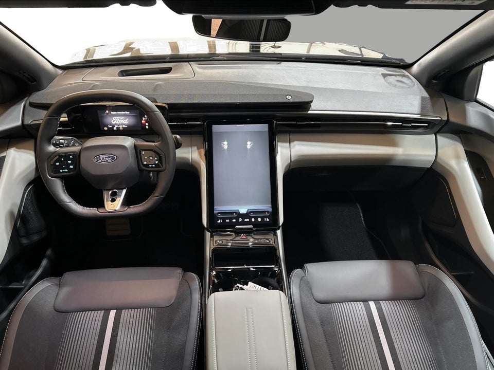 Ford Capri 82 Select Extended Range 5d