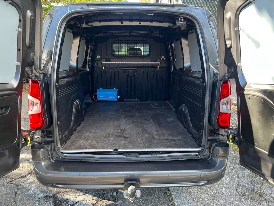 Peugeot Partner 1,5 BlueHDi 130 L2V2 Ultimate EAT8 Van