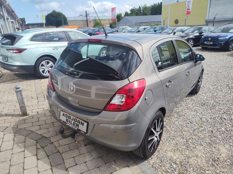 Opel Corsa 1,4 16V Cosmo 5d