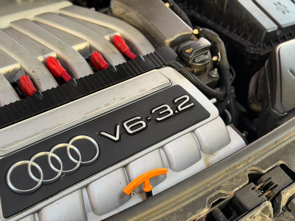 Audi A3 3,2 Ambition quattro DSG 3d