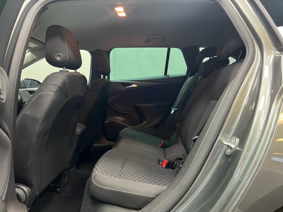 Opel Astra 1,6 CDTi 136 Enjoy Sports Tourer 5d