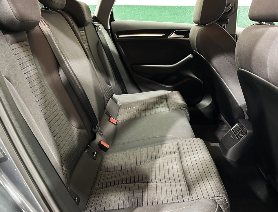 Audi A3 40 TFSi Sport Limited Sportback S-tr. 5d