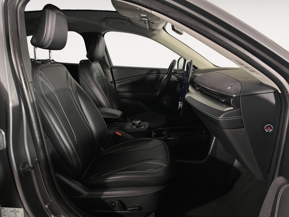 Ford Mustang Mach-E 75 Premium Standard Range AWD 5d