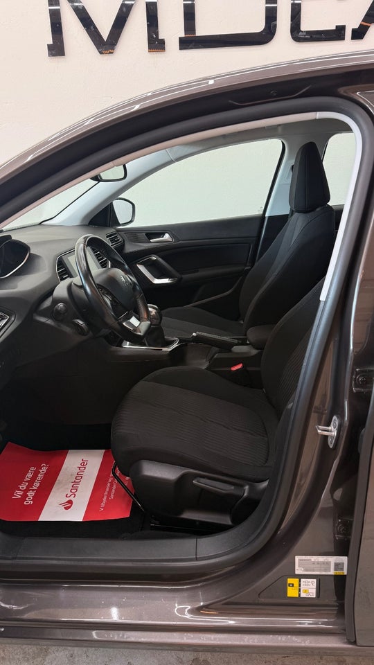 Peugeot 308 1,2 e-THP 130 Allure 5d