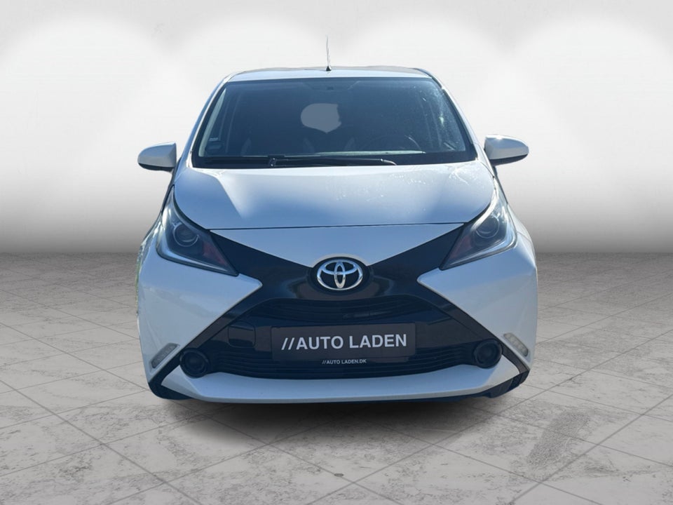 Toyota Aygo 1,0 VVT-i x-black 5d
