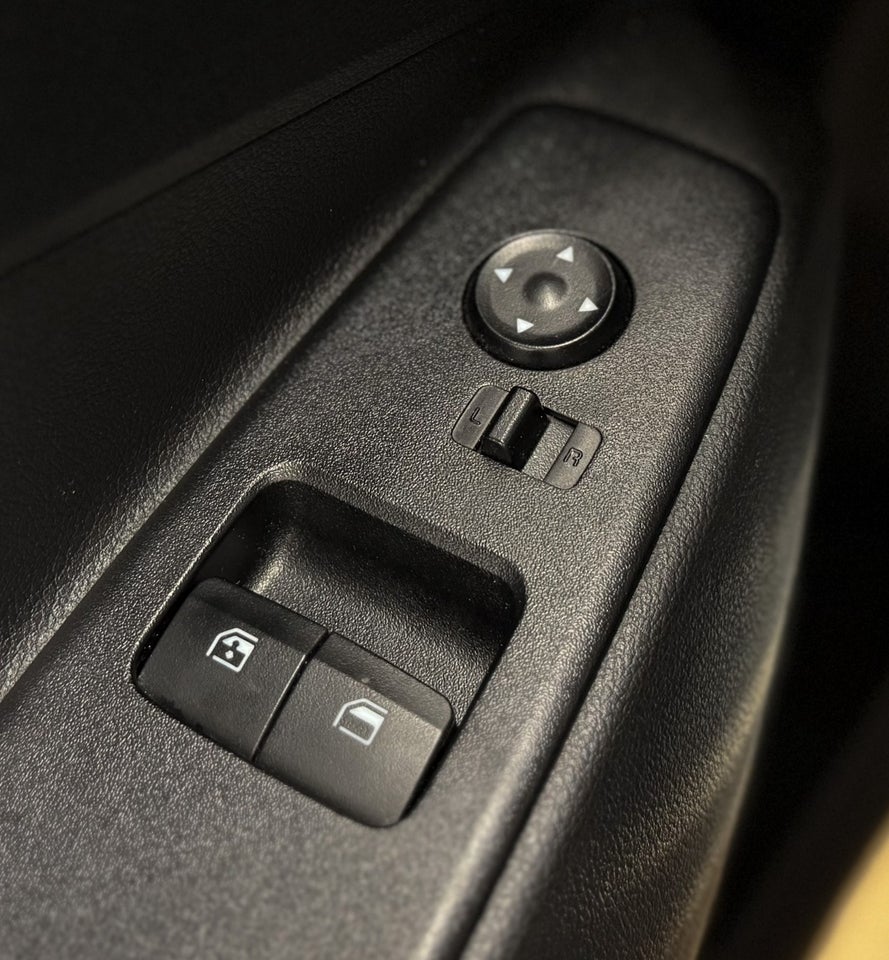 Hyundai i10 1,0 MPi Essential 5d