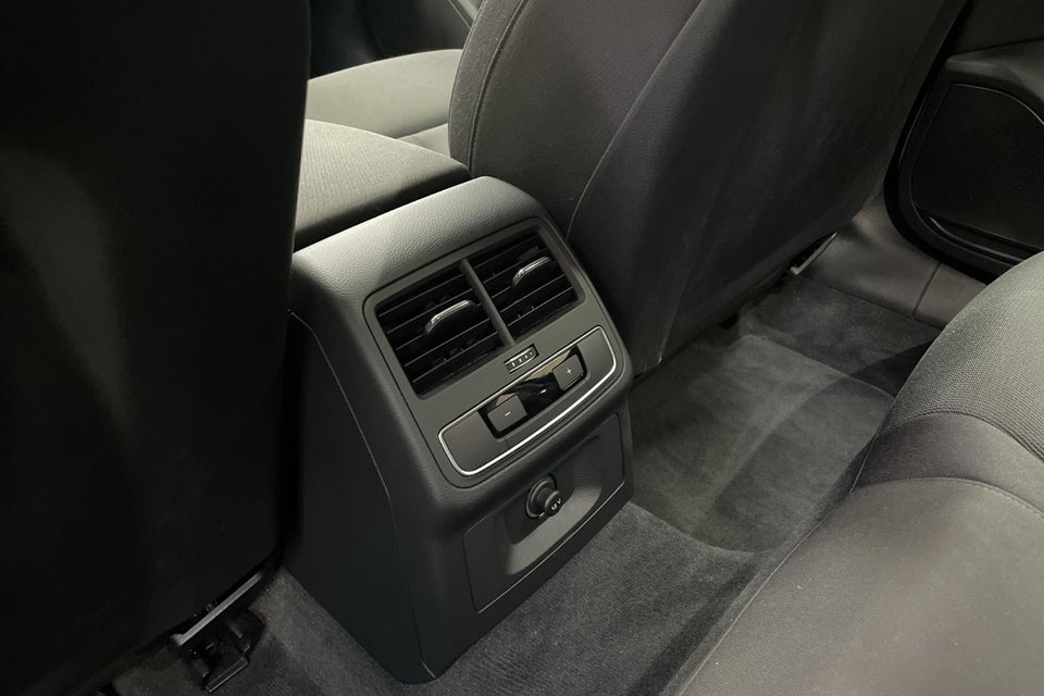 Audi A4 40 TFSi Prestige plus Avant S-tr. 5d