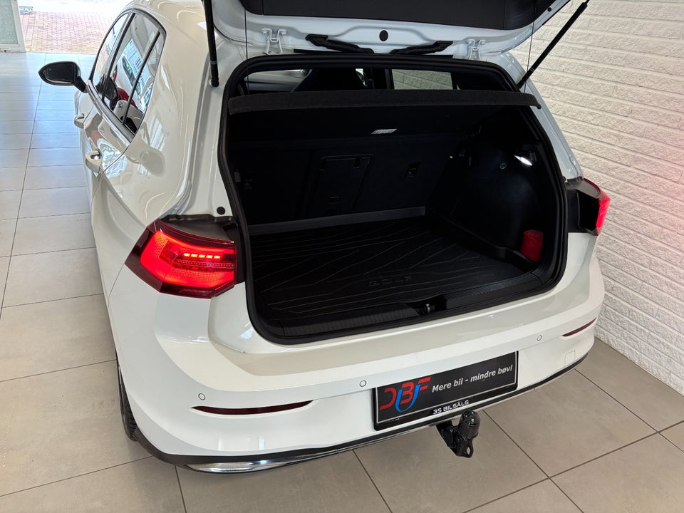 VW Golf VIII 1,4 GTE DSG 5d