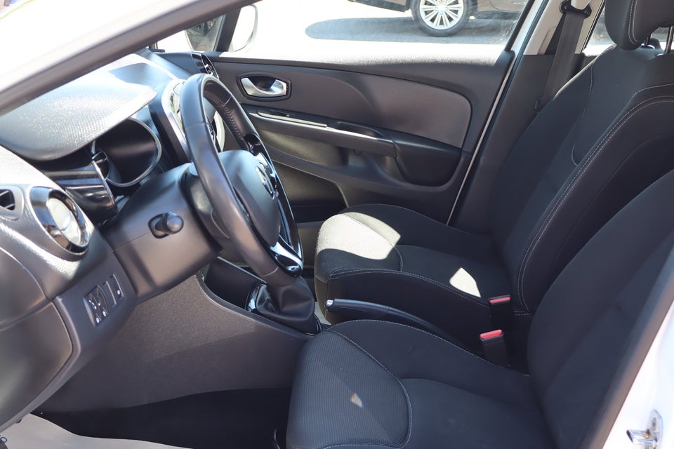Renault Clio IV 1,5 dCi 75 Expression Sport Tourer 5d