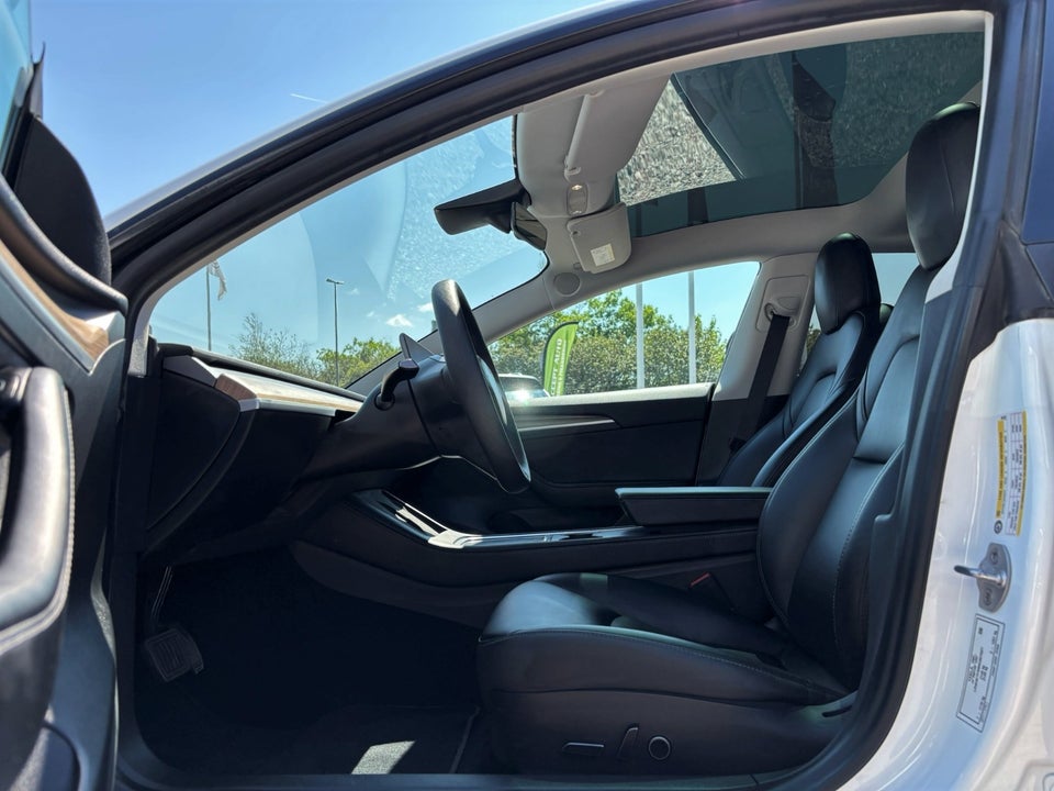 Tesla Model 3 RWD 4d