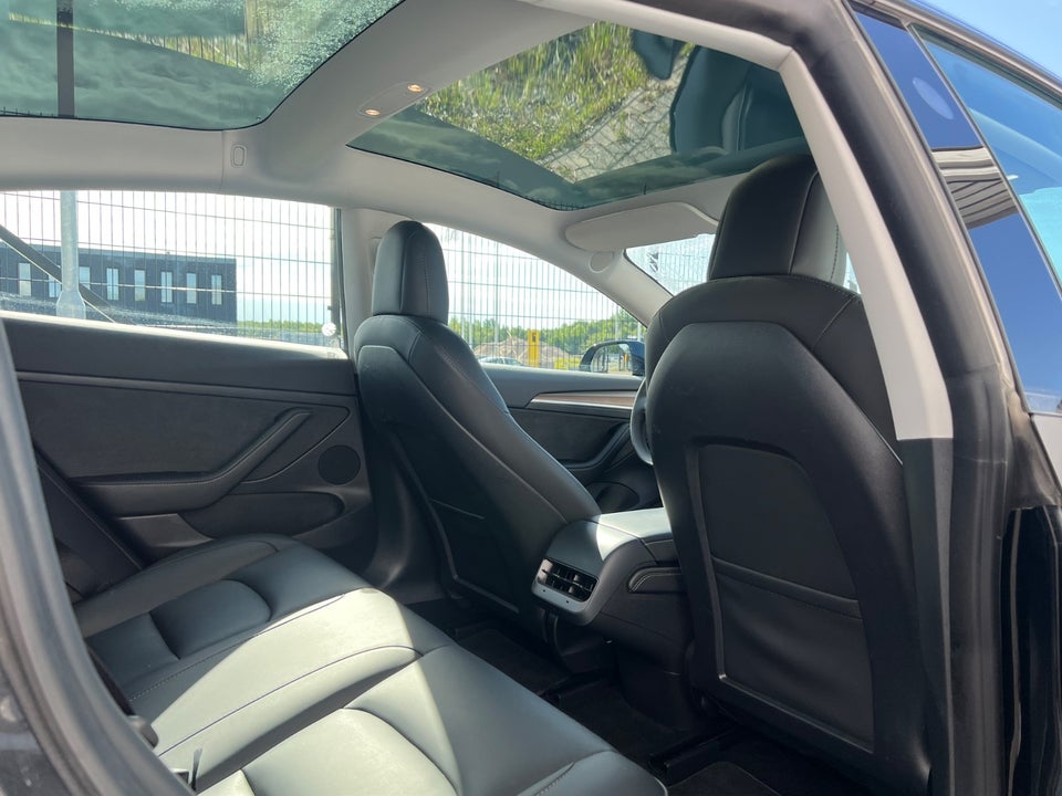 Tesla Model 3 Long Range AWD 4d