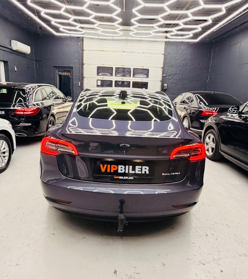 Tesla Model 3 Long Range AWD 4d