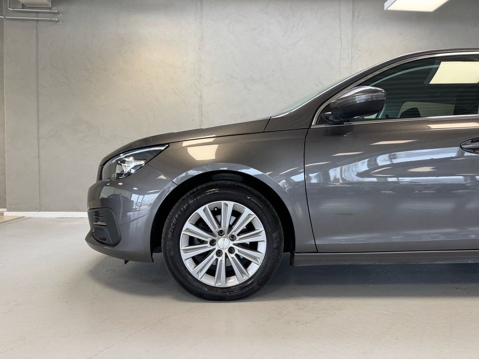 Peugeot 308 1,5 BlueHDi 130 Allure Grand 5d