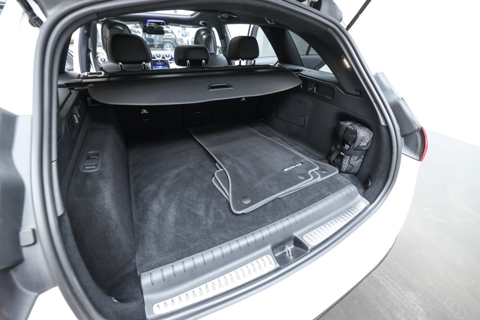 Mercedes C300 e 2,0 AMG Line stc. aut. 5d