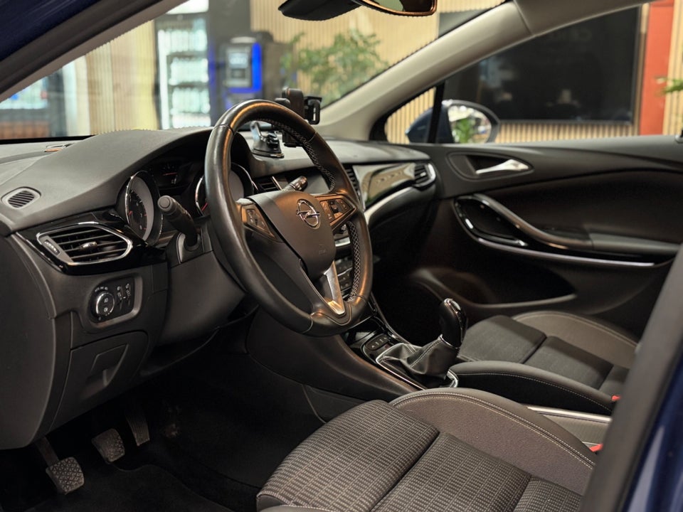 Opel Astra 1,2 T 110 Elegance Sports Tourer 5d