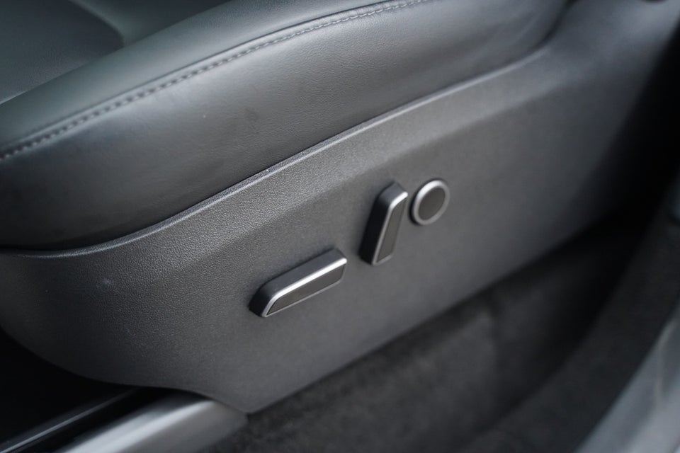 Tesla Model Y RWD 5d