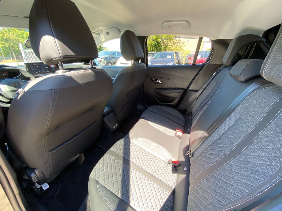 Peugeot 208 1,2 PureTech 100 Allure+ 5d