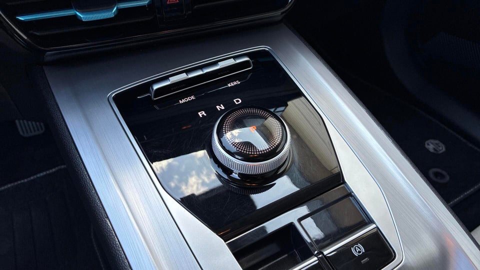 MG MG5 61 Luxury 5d